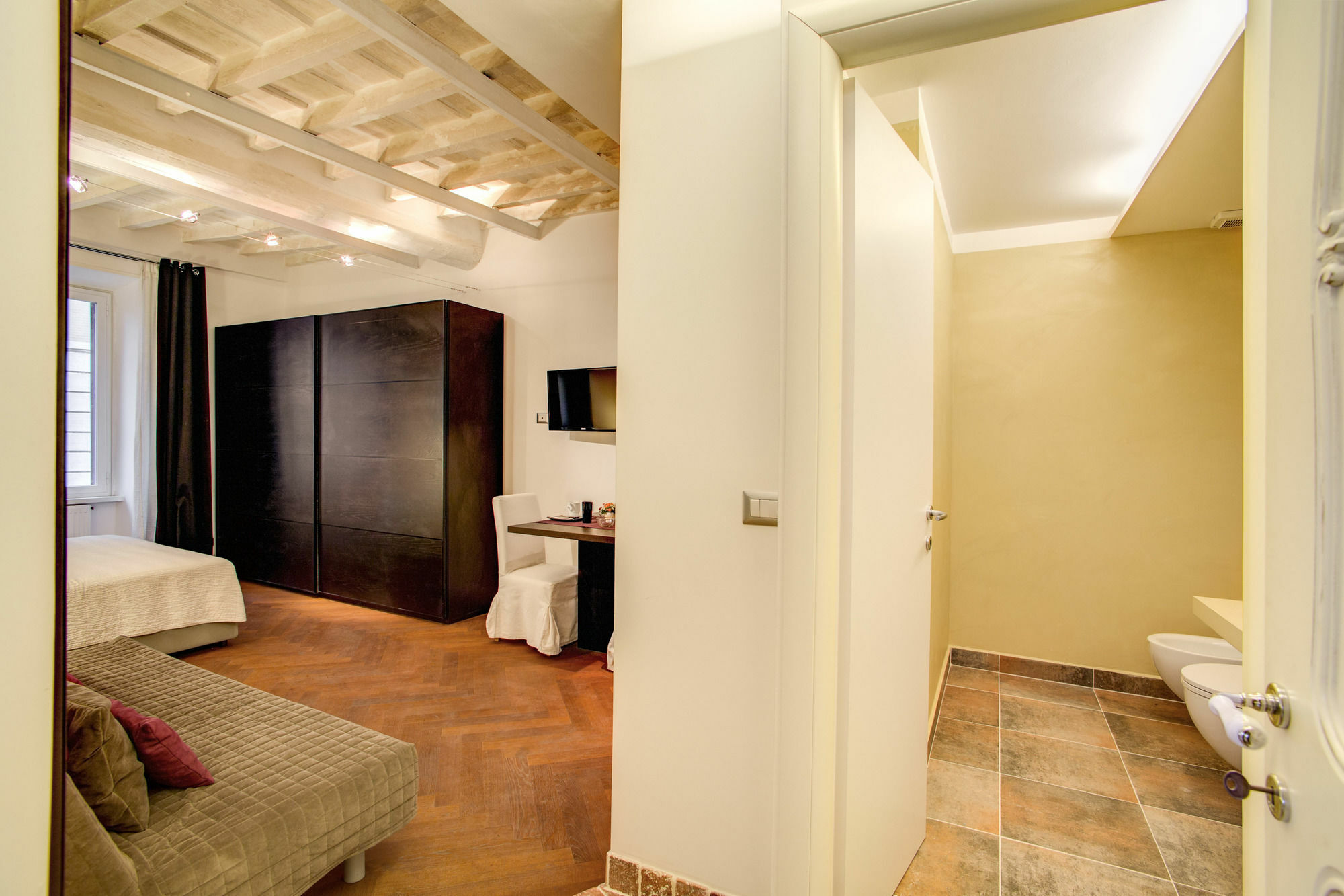 In Historic Apartamento Roma