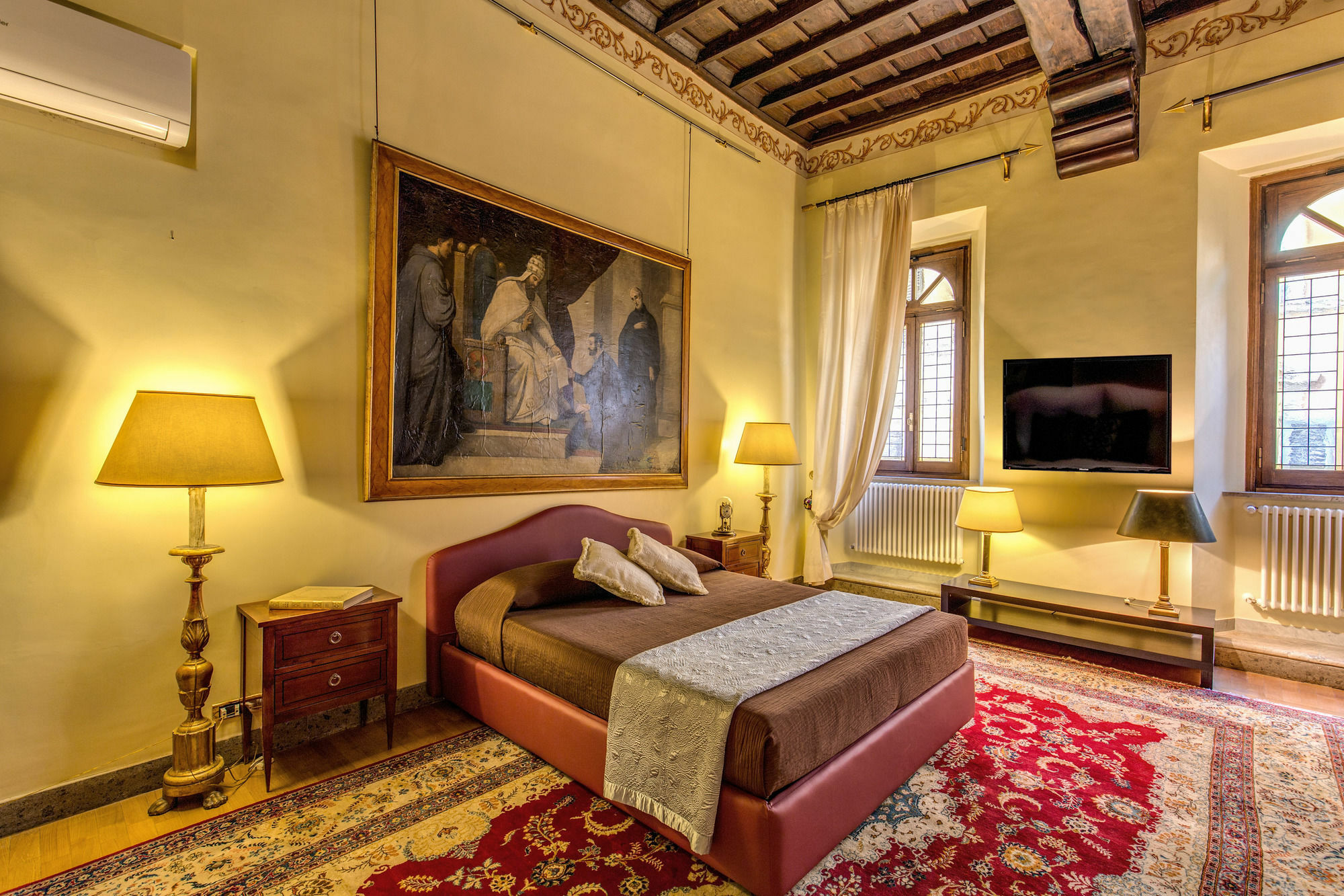 In Historic Appartamento