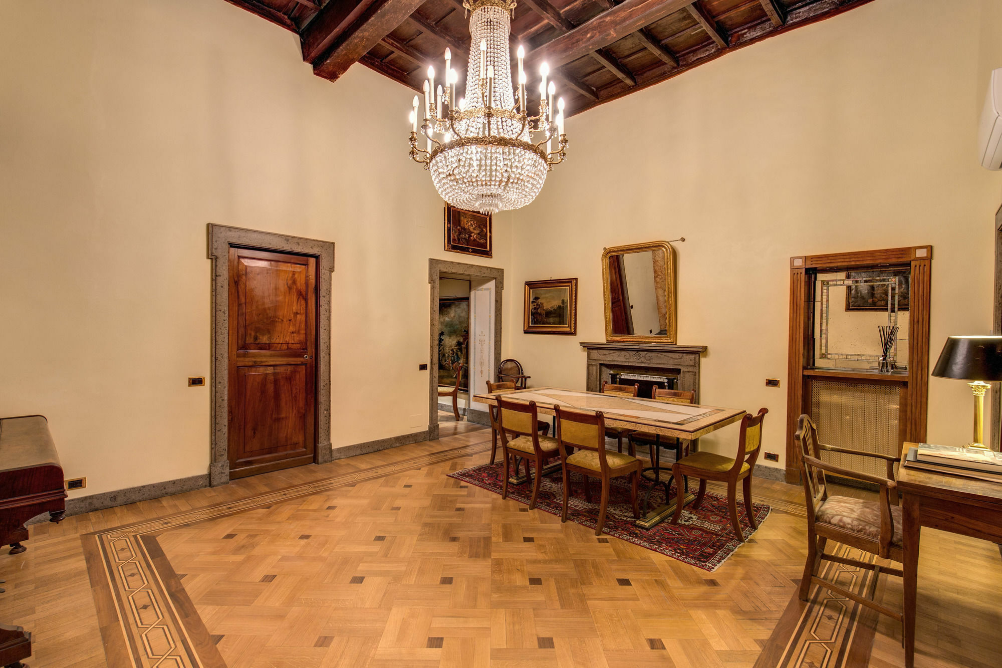 Apartamento In Historic Roma